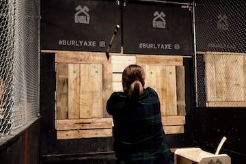 1 Hour Axe Throwing Session