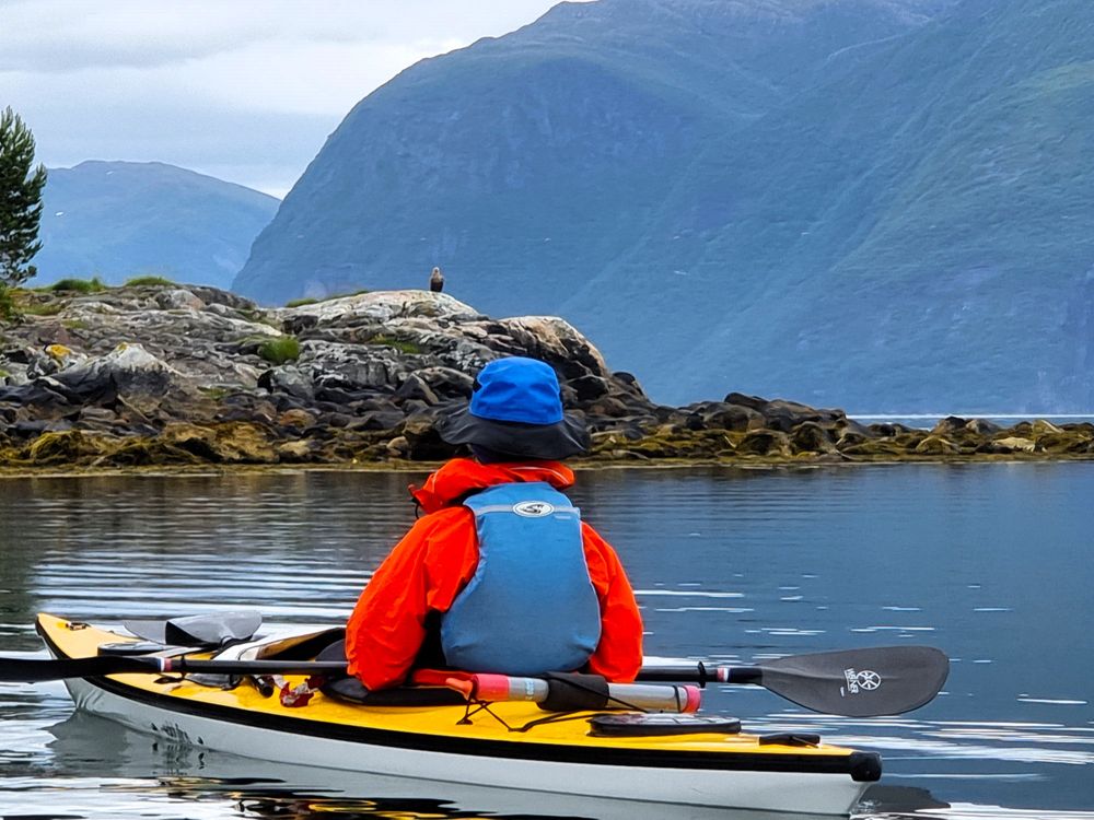 TAILOR-MADE GUIDED SEA KAYAK TRIPS